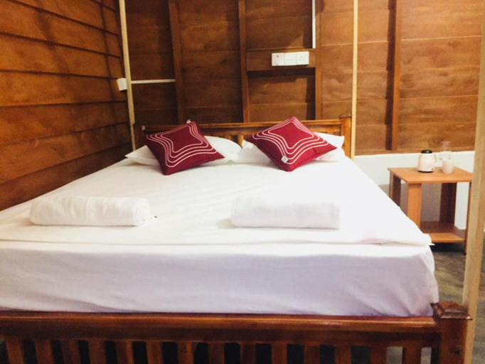 Bedroom 2, De Perla Resort , Pothuvil