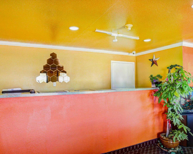 Public Area 2, Nites Inn, Bell