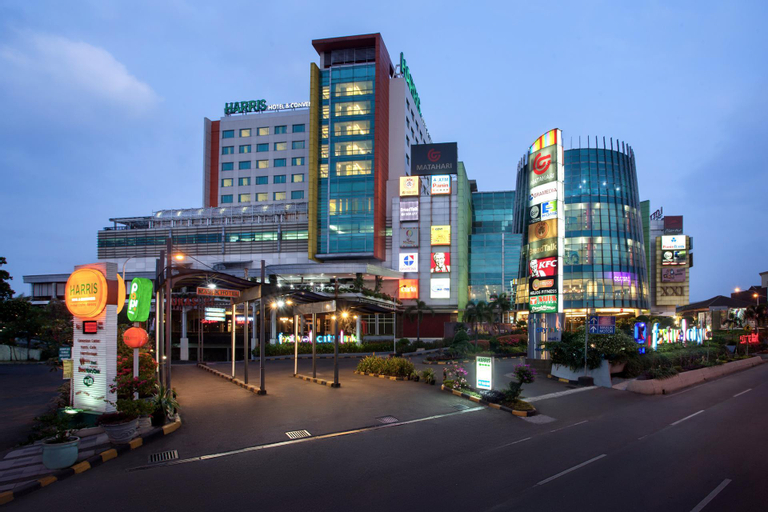 Exterior & Views 30