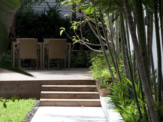 Exterior & Views 23