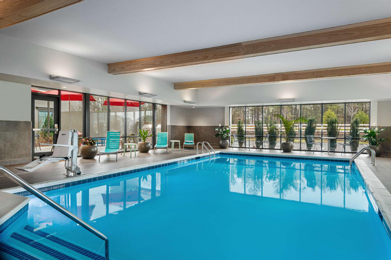 Sport & Beauty, Home2 Suites by Hilton Long Island Brookhaven, Suffolk