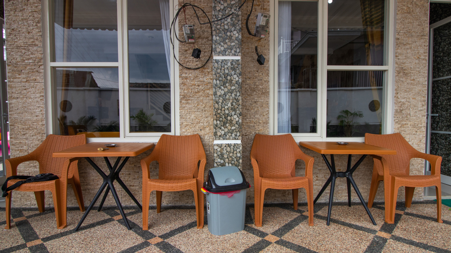 Dining Room 13