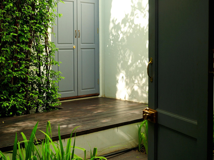 Exterior & Views 22