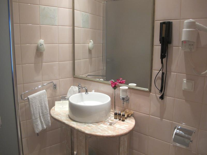 Bathroom 3, Villa Venus Hotel, Deva
