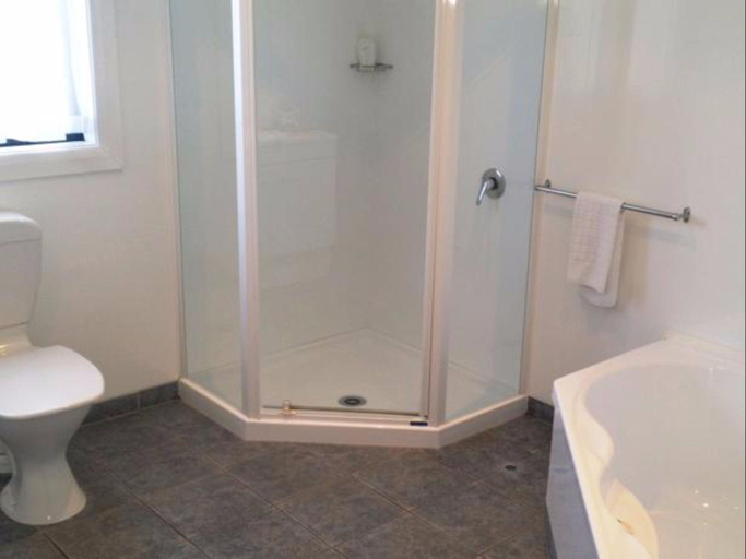 Bathroom 4, Fairway Motel and Apartments, Queenstown-Lakes