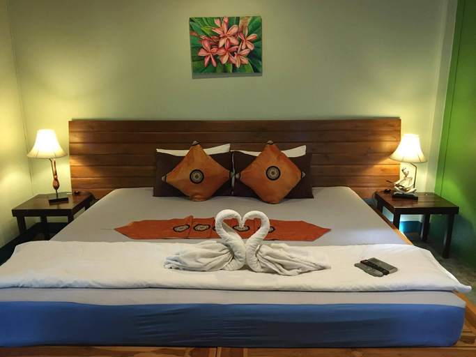 Bedroom 3, Ruen Kaew Resort, Sung Men