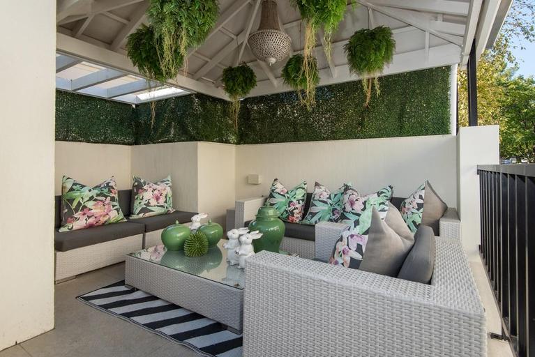 Public Area 2, The Ivy Apartments, Cape Winelands