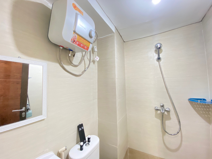 Bathroom 3, Cozy 1BR Apartment at Gateway Pasteur By Travelio, Bandung