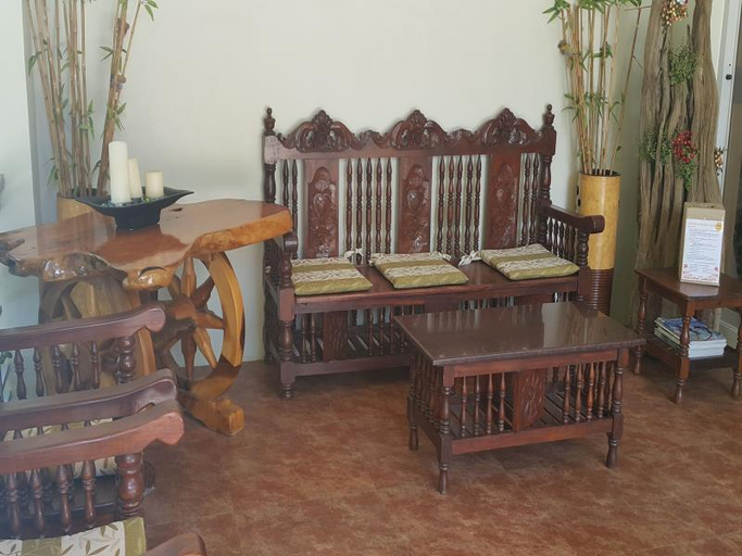 Public Area 3, Apartelle de Francesca, Puerto Galera