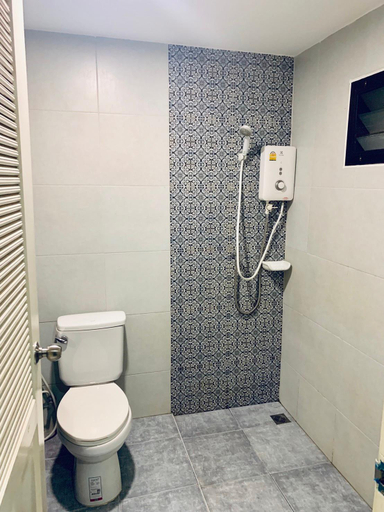 Bathroom 4, Baan Nilawan Hua Hin Hotel, Hua Hin