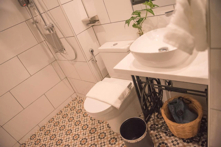 Bathroom 2