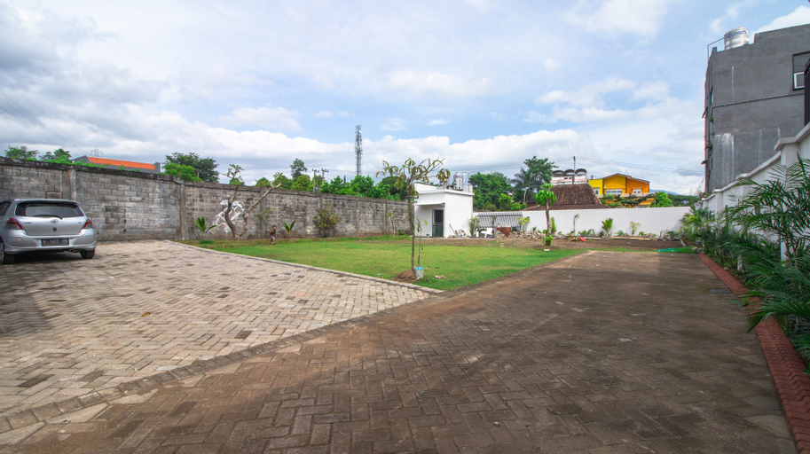 Public Area 27