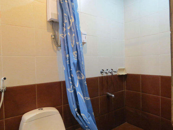 Bathroom 3, Pier Uno Dive Resort, Mabini