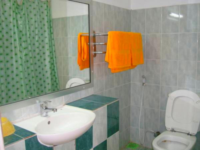 Bathroom 4, Topaz Beach Hotel, Negombo