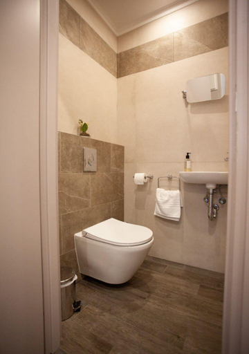 Bathroom 4, Hotel Oasis, Alpes-Maritimes