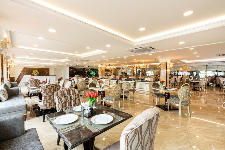 Food & Drinks 4, LK Emerald Beach, Pattaya