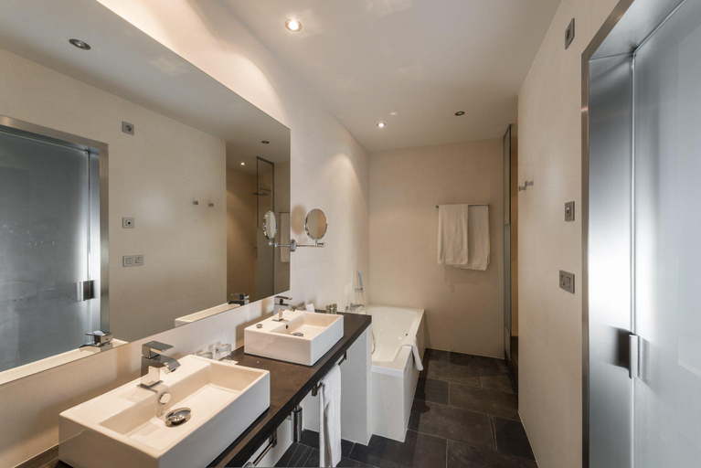 Bathroom 5, Eurostars Convento Capuchinos, Segovia