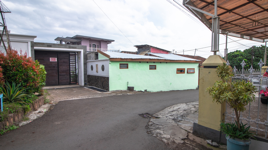 Exterior & Views 14