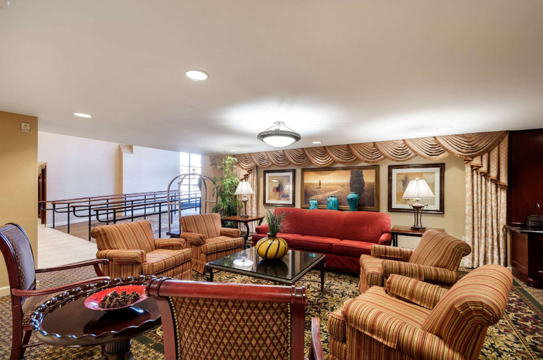 Public Area 2, Clarion Collection Hotel Arlington Court Suites, Arlington