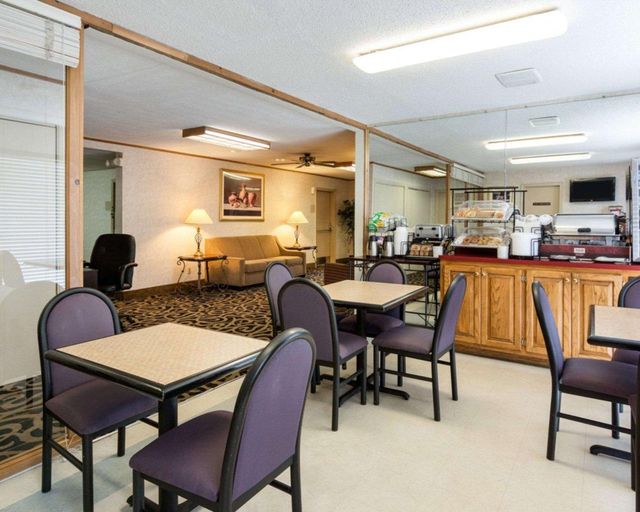 Others 5, Quality Inn University Area, Prince Edward