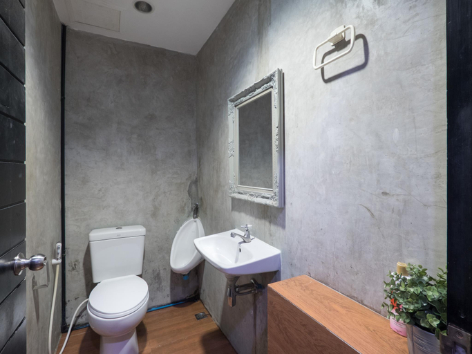 Bedroom 4, DI Place Hotel, Khlong Toey