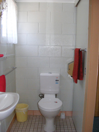 Bathroom 4, Motel Lodge, Rockhampton