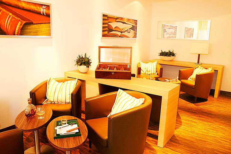 Dining Room 21