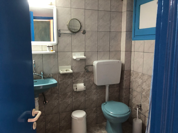 Bathroom 4, Anthoulis, South Aegean