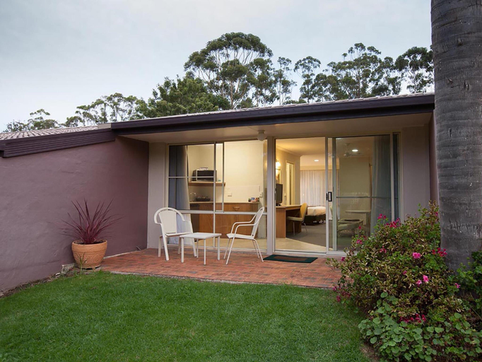 Exterior & Views 2, Fairway Motor Inn, Bega Valley