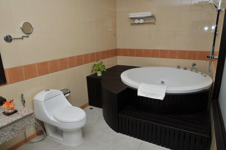 Bathroom 5, Daosavanh Resort & Spa Hotel, Khanthabouly