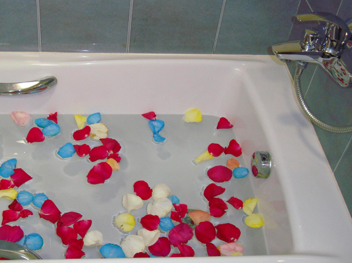 Bathroom 4, Al Madina Suites, Doha