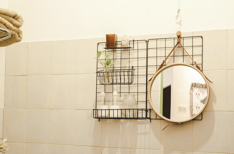 Bathroom 4, Rumahkedua Guesthouse BBQ & Rooftop, Sleman