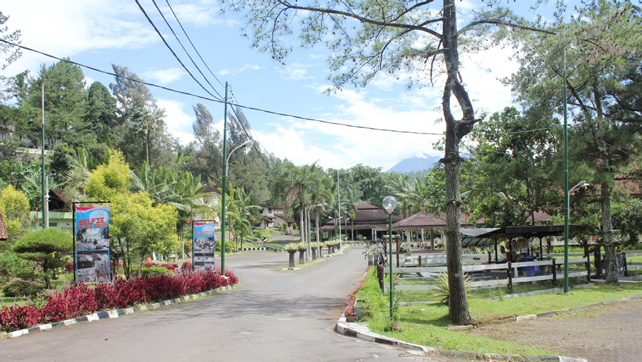 Grand Cempaka Resort Hotel Powered by Archipelago, Bogor