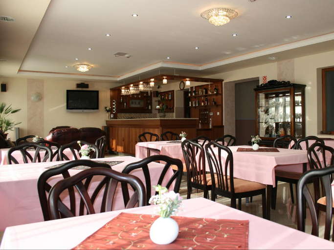 Food & Drinks 4, Le Rose Hotel, Budapesti