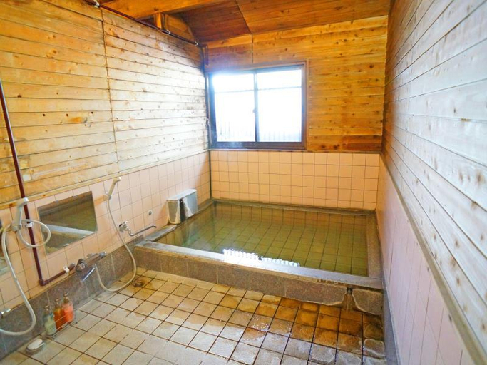 Bathroom, Yufu Ryochiku, Yufu