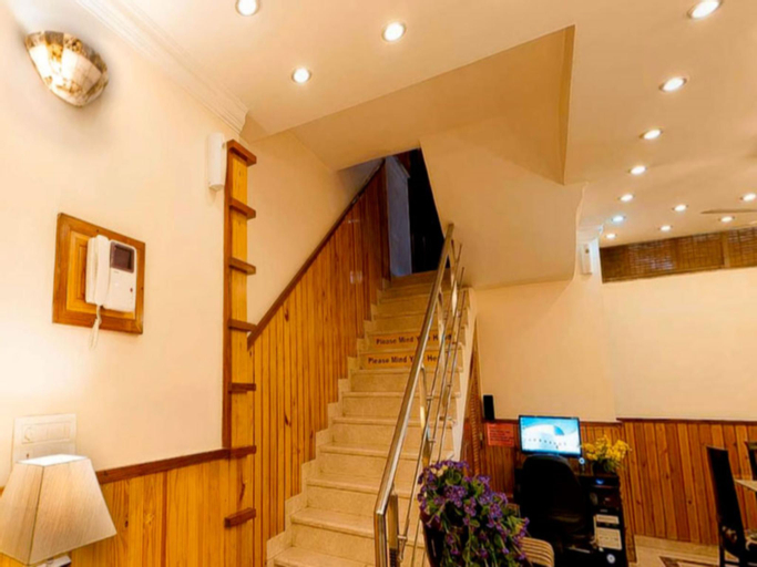 Wood Castle Hotel, West