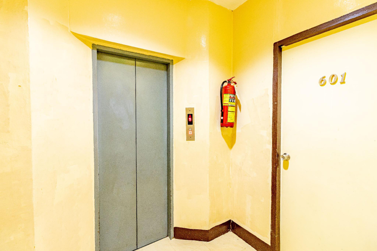 Public Area 2, Woodlands Inn, Bang Rak