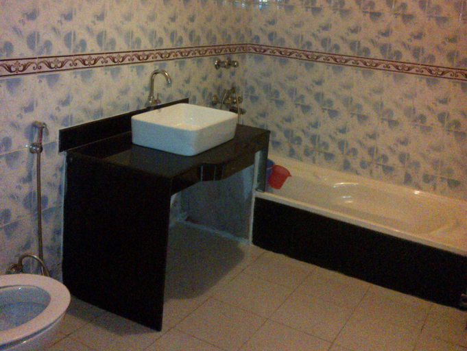 Bathroom 5, Hotel Shekhawati, Jhunjhunun