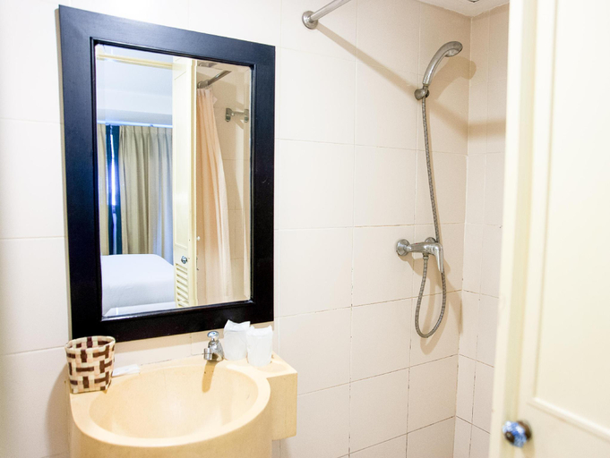 Bathroom 5, Crystal Inn Phuket, Pulau Phuket