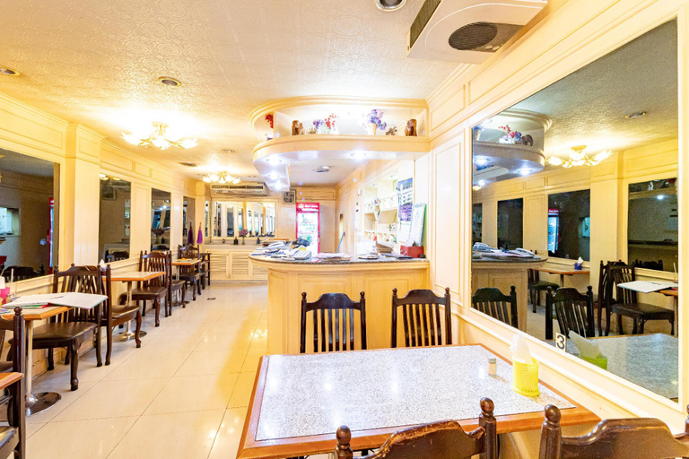 Others 5, Woodlands Inn, Bang Rak