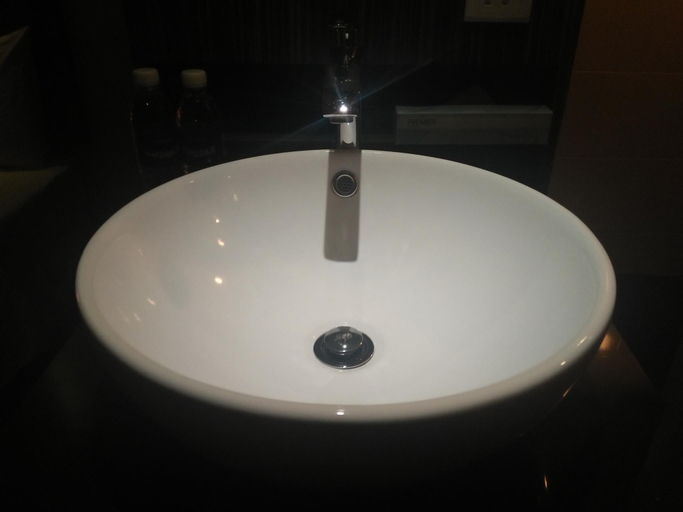 Bathroom, Zotel Business & Leisure Hotel, Kuching