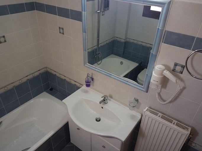 Bathroom 4, Santorini Family Apartments, South Aegean