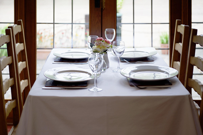 Food & Drinks 4, Little Foxes Hotel, West Sussex