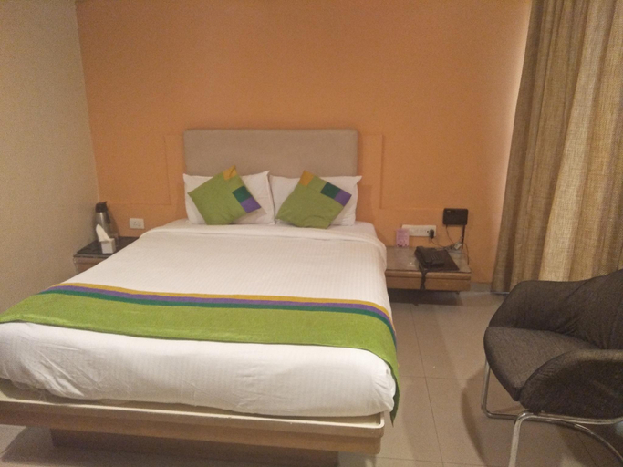 Others 2, Hotel Basera, Pune