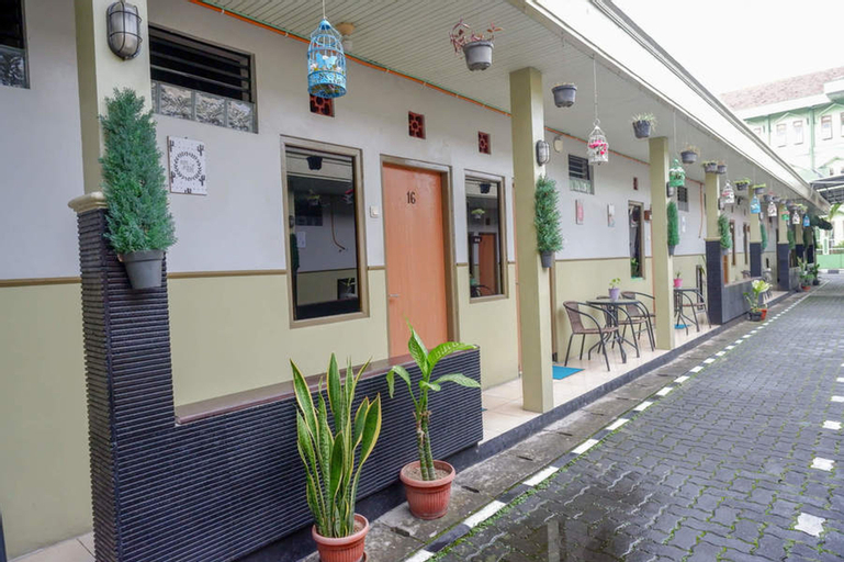 Exterior & Views 5, RedDoorz Syariah @ Sunan Bonang Magelang, Magelang