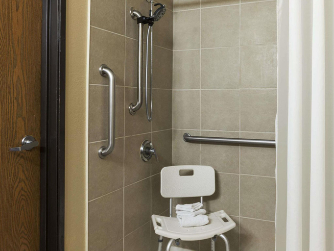 Bathroom 4, Super 8 By Wyndham Taylor/Detroit Area, Wayne