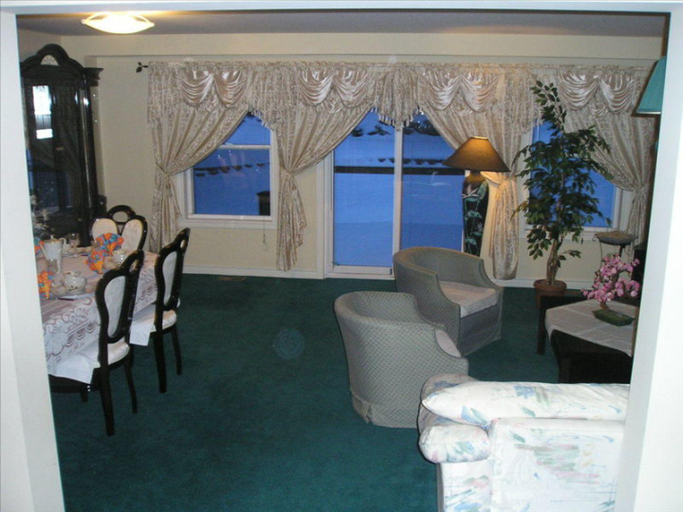 Others 5, Susan's Villa, Niagara