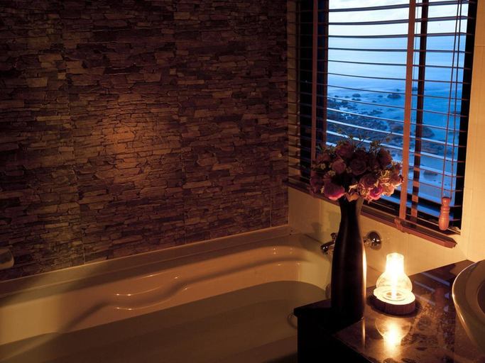 Bathroom 4, Prasarnsook Villa Beach Resort, Sichon