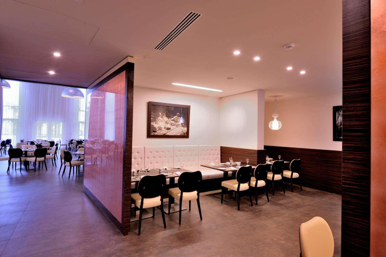 Food & Drinks 3, Kenzi Sidi Maarouf, Casablanca