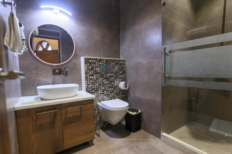 Bathroom 2, Vashishth Guest House, Garhwal